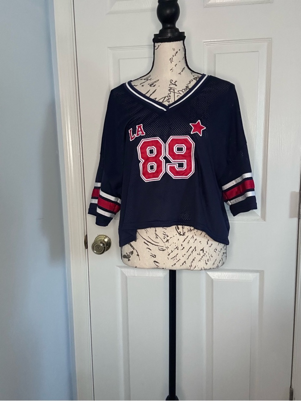 Large Women’s LA 89 Cropped Jersey Tee - Picture 3 of 6
